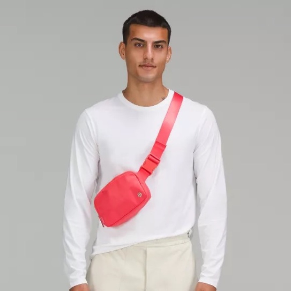 Lululemon Pale Raspberry Everywhere Belt Bag - Picture 3 of 10